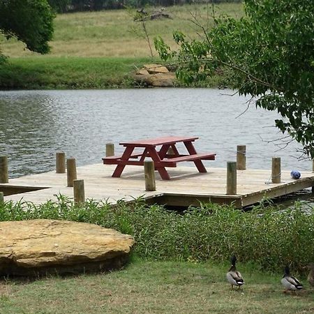 7D Ranch Texas Hotel Navasota Exterior photo